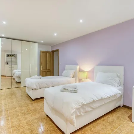 דירה Beautiful, Spacious 3br With Beautiful Views By 360 Estates בירגו