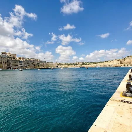Beautiful, Spacious 3br With Beautiful Views By 360 Estates דירה